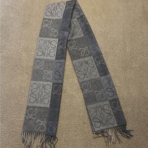 Loewe Men's Gray Patterned Scarf